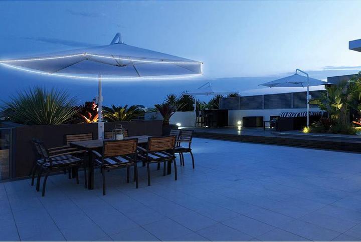 Produktbild Lunartec 2in1-Outdoor-USB-LED-Lichtschlauch, 90 LEDs, 630 lm, weiss, IP67, 3 m (1.84 m)