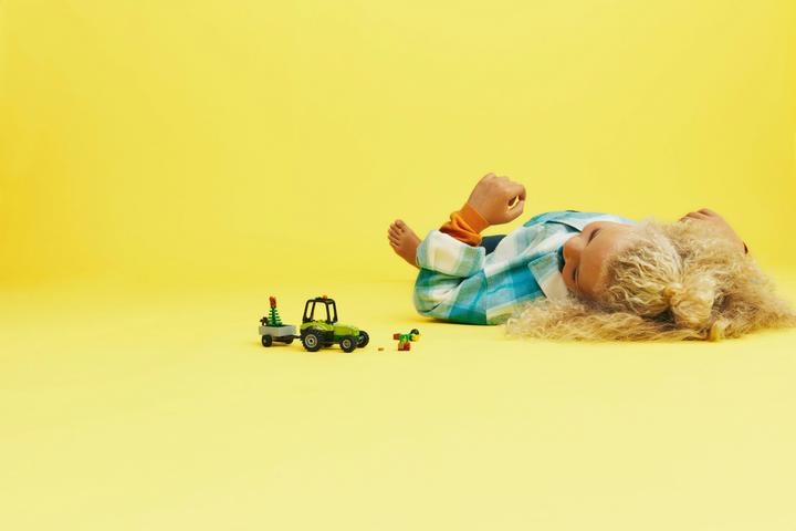 Actual product image LEGO Small tractor (60390, LEGO City)