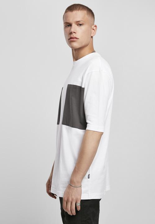 Actual product image Urban Classics Big Double Pocket Tee (M)