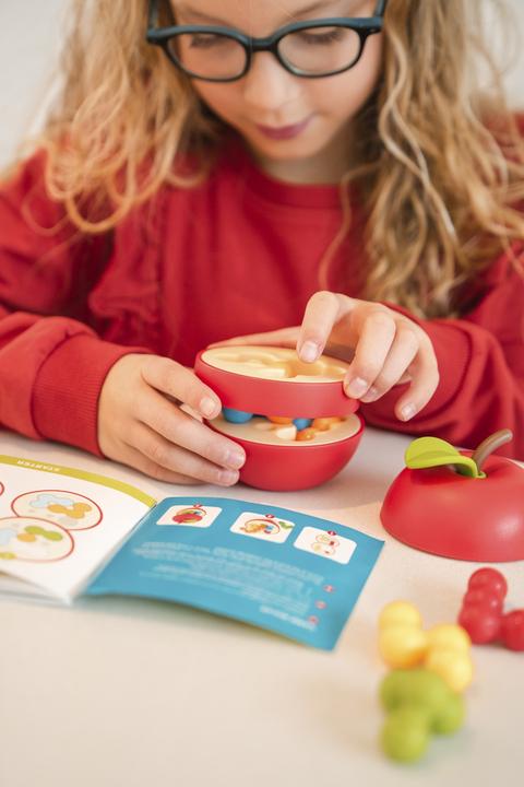 Actual product image smart Apple Puzzler (mult) (German, French, Italian, English)