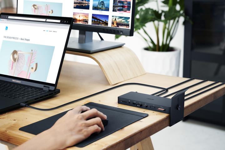 Actual product image ASUS Triple 4K Thunderbolt 4 Dock DC500 (Thunderbolt, 3 Ports)