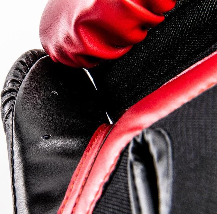 Image du produit UFC Octagon Lava Boxing Gloves (16 OZ)