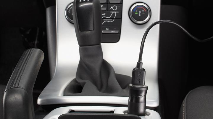 Actual product image TomTom USB car charger (12-24V)