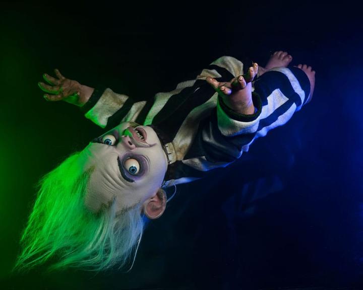 Immagine prodotto Neca Beetlejuice Beetlejuice Prop Replica 1/1 Baby Beetlejuice Doll 49 cm