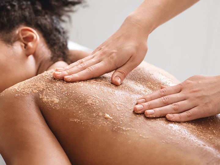 Immagine prodotto Smartbox Giornata di benessere con massaggio e peeling nella piscina avventura in Ticino per 1 persona (1 pers.)
