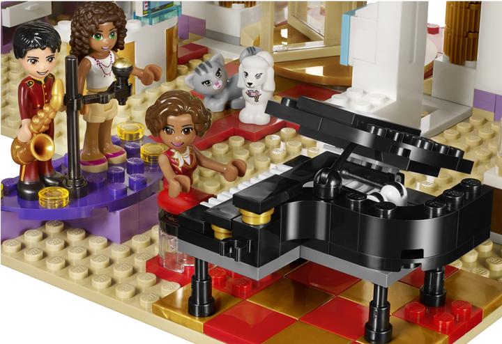 Actual product image LEGO Friends Heartlake Grand Hotel (41101, LEGO Friends)