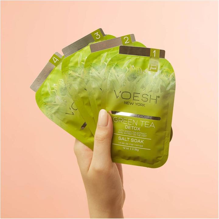 Produktbild Voesh Pedi In A Box Deluxe 4 Step Green Tea (Fussbad, Fusscrème & Fussgel, Fussmaske)