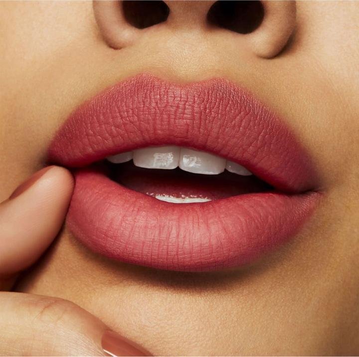 Produktbild MAC Cosmetics Powder Kiss Lipstick (Sheer Outrage)