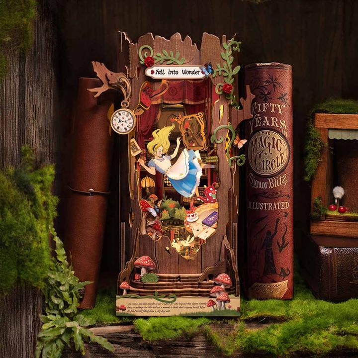 Immagine prodotto Robotime Bausatz Alice im Wunderland, Modell Art: Book Nook