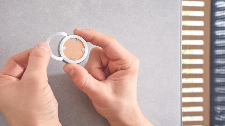 Produktbild tesa EXXCELLENT Handtuchring inkl. Klebelösung ohne Bohren
