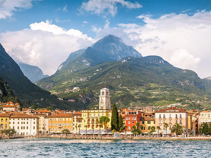 Actual product image Smartbox 1 overnight stay at Lake Garda (2 pers.)