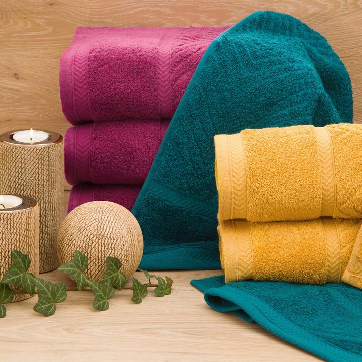 Actual product image Eurofirany REINA LINE cotton towel with zigzag pattern and smooth edge, 500 g/m2, 50 x 90 cm (50 x 90 cm)