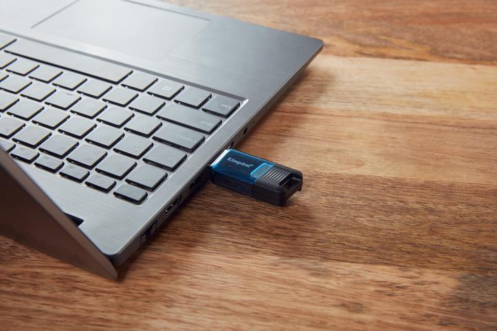 Produktbild Kingston DataTraveler 80 M (64 GB, USB-C, USB 3.2)