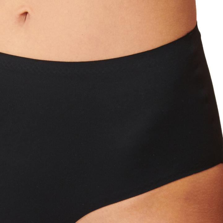 Actual product image Schiesser 3-pack of Invisible Soft maxi briefs (42, XL, pack of 3)