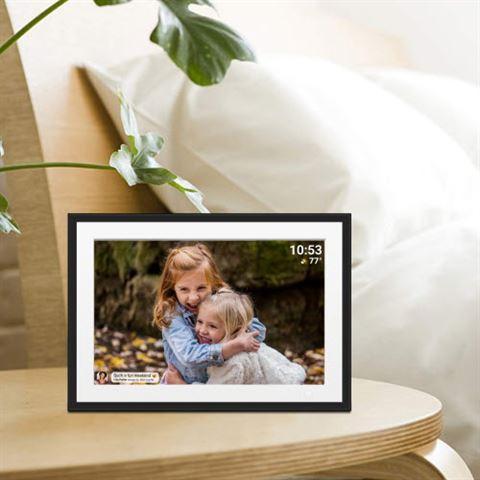 Actual product image Benel Frameo Digital Photo Frame HF-109T Black 10.1 Inch with FrameGlow (10.10", 1280 x 800 pixels)