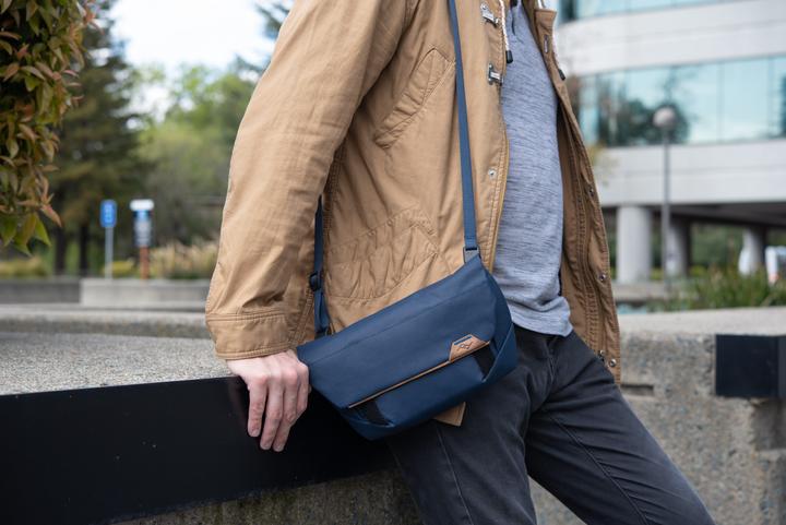 Actual product image Peak Design Field Pouch v2 (Camera shoulder bag, Camera hip bag, 3 l)