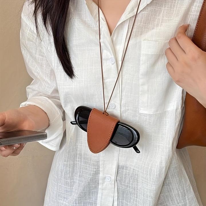 Produktbild Only-Bags.Store PU Leder Brillenetui mit Nackenband - Tragbare magnetische Sonnenbrillenhalterung - Universal Fit