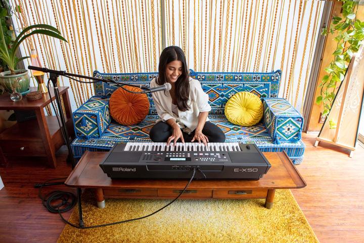 Actual product image Roland E-X50 Keyboard (61 Keys)