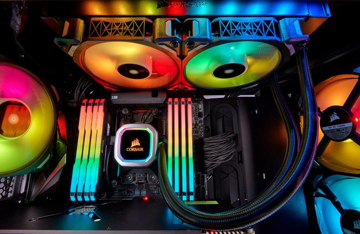 Produktbild Corsair H100i RGB Platinum