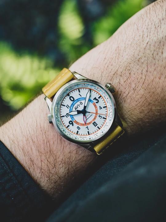 Image du produit AVI-8 AV-4120-02 Wingman Worldtimer GMT (Montre pilote, 41 mm)
