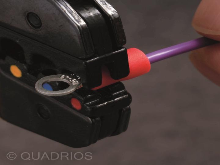 Produktbild Quadrios 22C443 Ringkabelschuh Querschnitt (max.)=1.5 mm² Loch-Ø=6.5 mm Teilisoliert Rot 1 Set