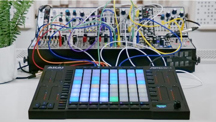 Image du produit Akai Professional APC 64 (Contrôleur)