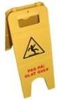 Produktbild Antalis Warnschild CAUTION - Slick Yellow Bild eines fallenden Mannes Gelb, 1 Stück