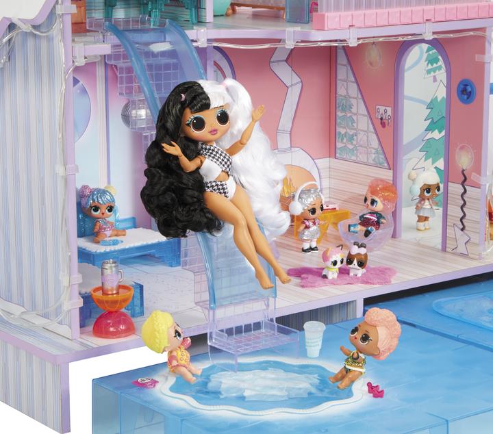 Actual product image MGA L.O.L. Surprise OMG Winter Chill Cabin