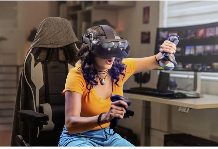 Image du produit HTC Vive Focus Vision Consumer Edition + Vive Wired Streaming Kit Lunettes de réalité virtuelle Noir (128 Go)