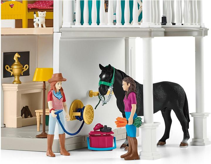 Actual product image Schleich Horse Club Lakeside Horse Farm