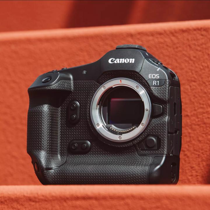 Actual product image Canon EOS R1 (24.20 Mpx, Full frame)