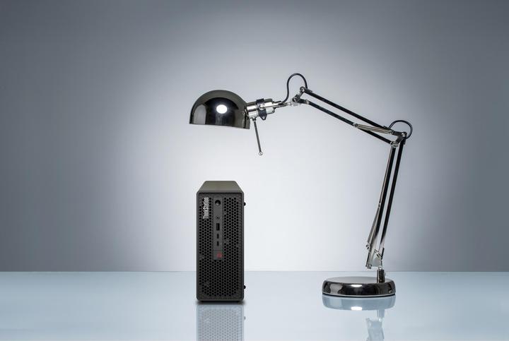 Produktbild Lenovo ThinkStation P3 Ultra (Intel Core i9-14900, 64 GB, 1000 GB, RTX 2000 Ada)