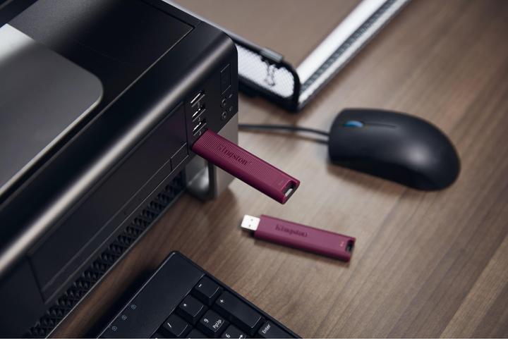Actual product image Kingston DataTraveler Max (1000 GB, USB-A, USB 3.2)