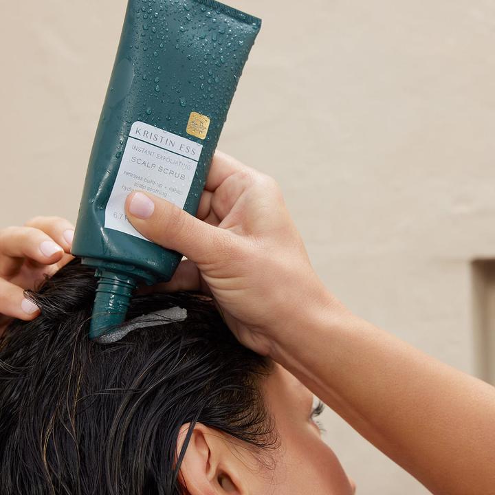 Actual product image Kristin Ess Hair Instant Exfoliating Scalp Scrub (200 ml)
