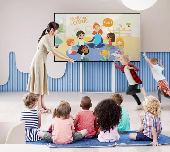 Produktbild Techly EFB Motorisierte TV Halterung 139,7cm 55Zoll - 254cm 100Zoll einstellbare Höhe mit Fernbedien (100", 120 kg)