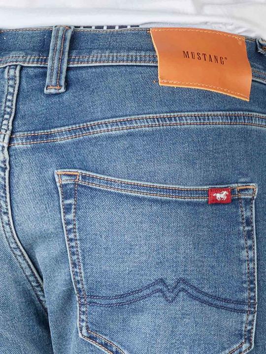 Actual product image Mustang Oregon Tapered Jeans Medium Blue (W32/L30)