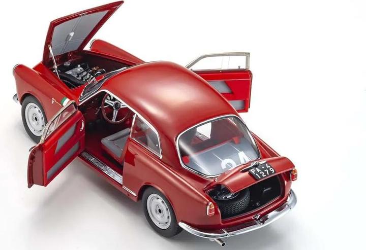 Actual product image Kyosho Alfa Romeo Giuletta SV 1957 #24 1:18