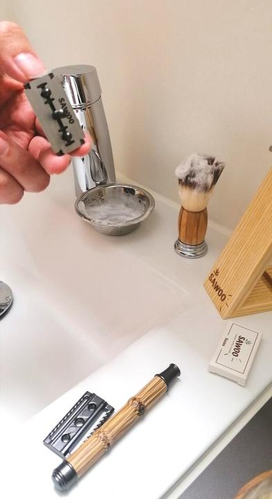 Actual product image Sawoo Bamboo razor made of brass and bamboo wood incl. 10 razor blades