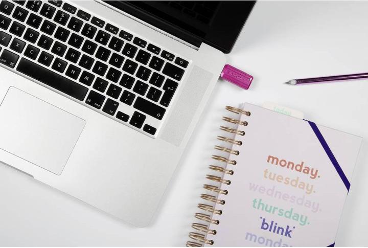 Produktbild Verbatim USB DRIVE 2.0 PINSTRIPE 128GB STORE?N?GO HOT PINK (128 GB, USB-A)