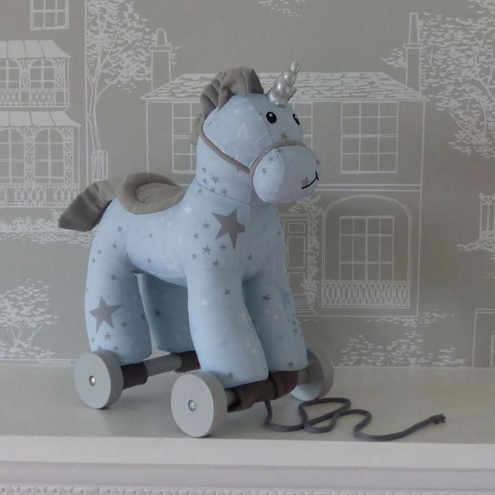 Produktbild little bird told me Moonbeam Unicorn Pull Along
