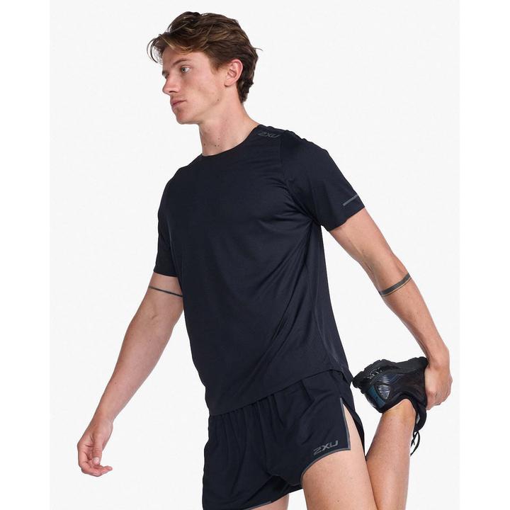 Actual product image 2XU jersey ight speed tech (L)