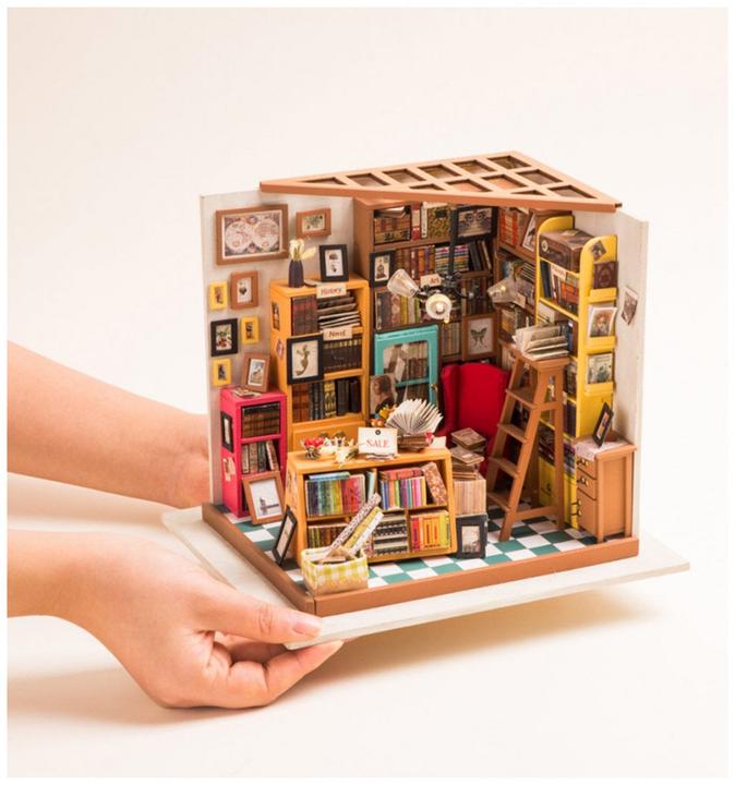 Actual product image Robotime Sam’s Study Library