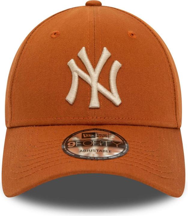 Actual product image New Era 9Forty Strapback Cap - New York Yankees Earth Brown