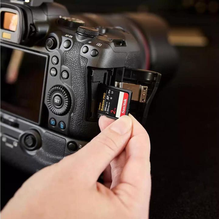 Actual product image SanDisk Extreme PRO UHS-I V30 (2000 GB, microSDXC, U3, UHS-I)