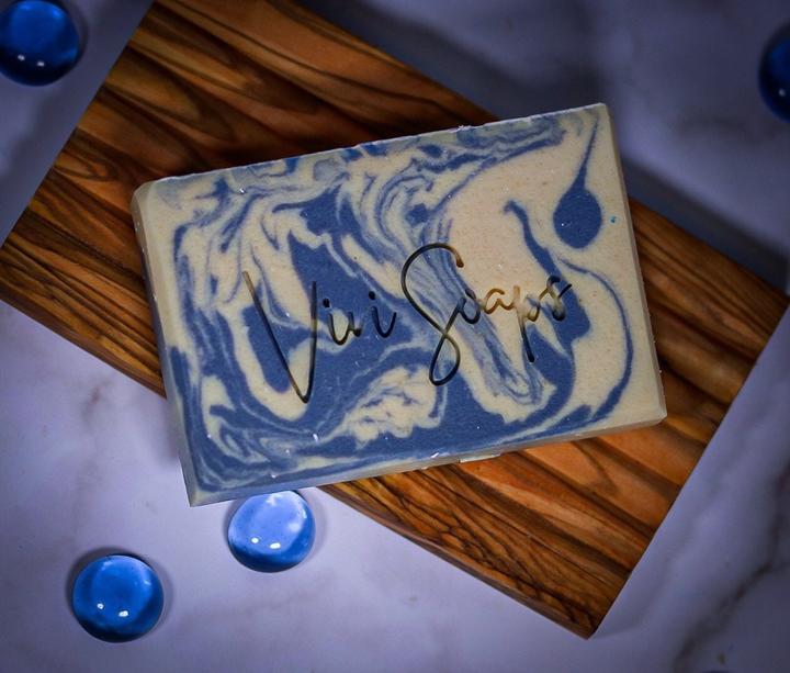Produktbild Vivi Soaps Blaubeere - Thymian Ziegenmilchseife (Hartseife)