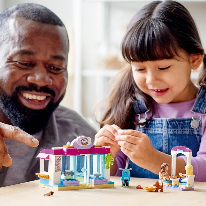 Actual product image LEGO Heartlake City Bakery (41440, LEGO Friends)