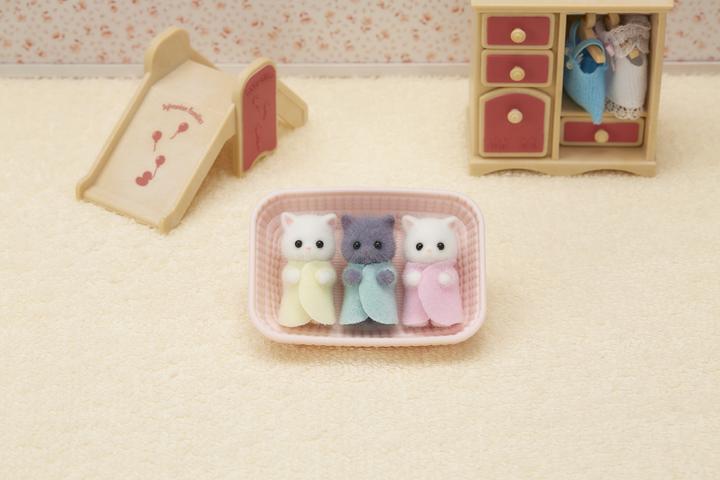 Actual product image Sylvanian Families Persian triplets