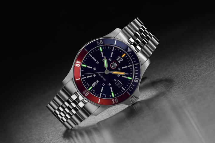 Actual product image Luminox SPORT TIMER 0910 SERIES (Sports watch, 42 mm)
