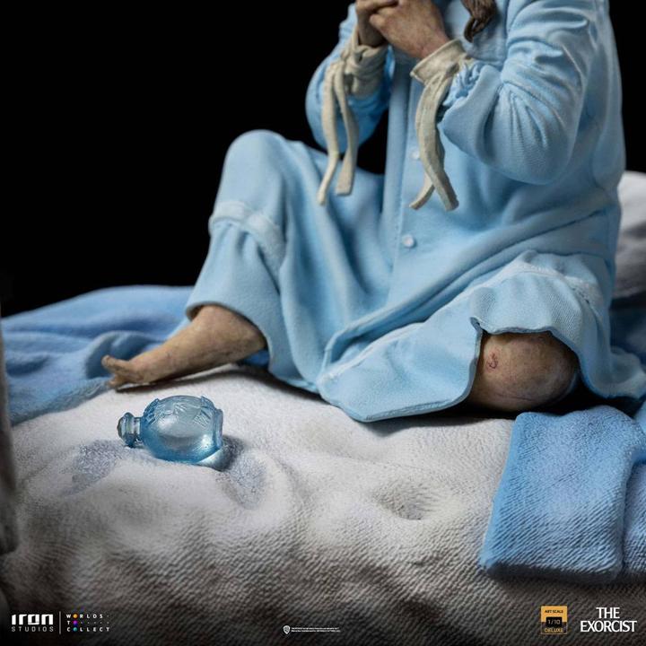 Produktbild Iron Studios Der Exorzist “Regan McNeil” 1/10 Deluxe Art Scale Statue