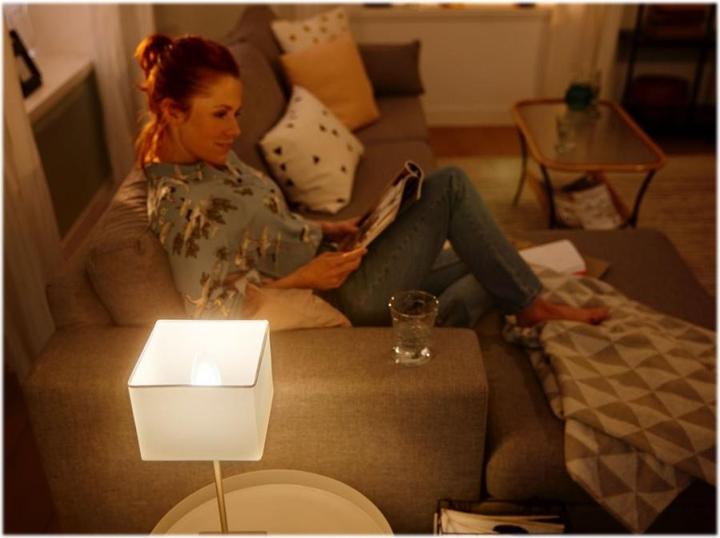 Produktbild Philips Hue White & Color BT (E14, 5.30 W, 470 lm, 1 x, G)